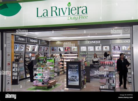 stores at panama airport